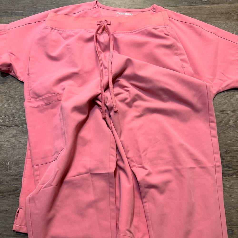 Women’s Scrub Set – Size Medium – Pink – Gently Used - Picture 3 of 4